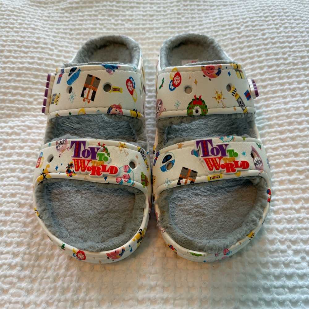 Crocs Disney Parks Pixar Holiday Faux Sherpa Sandals, Womens Size 11.